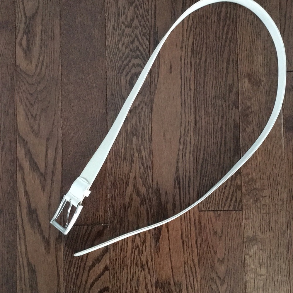 White Express belt. Size 36. Worn once.